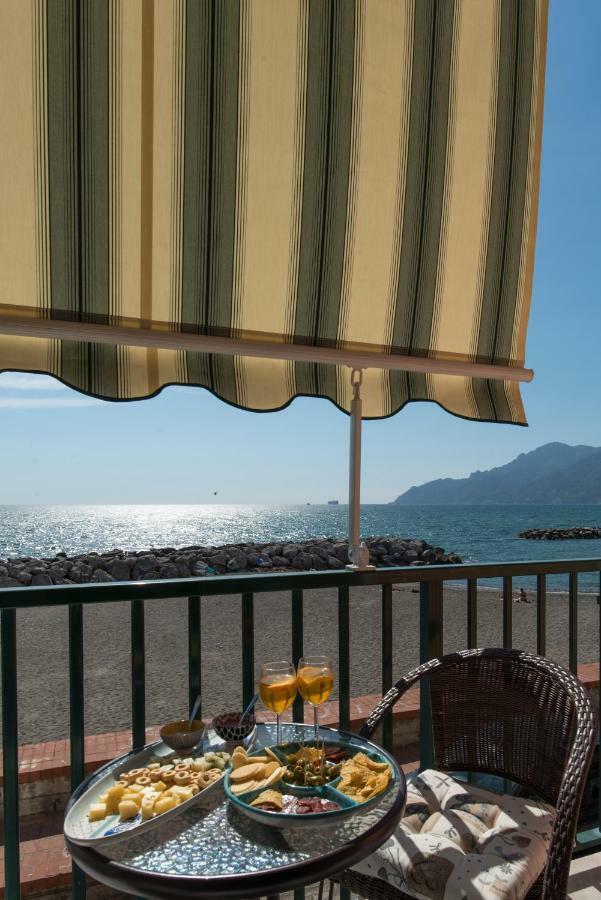 Dulce Mare Leilighet Salerno Eksteriør bilde